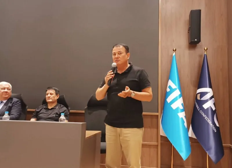 🇺🇿 Respublika futbol akademiyasida “Futbolchilarda vatanparvarlik, milliy g'urur va islohotlarga daxldorlik tuyg'ularini hamda ma 'naviy fazilatlarini yuksaltirish” mavzusidagi davra suhbati bo'lib o'tdi.