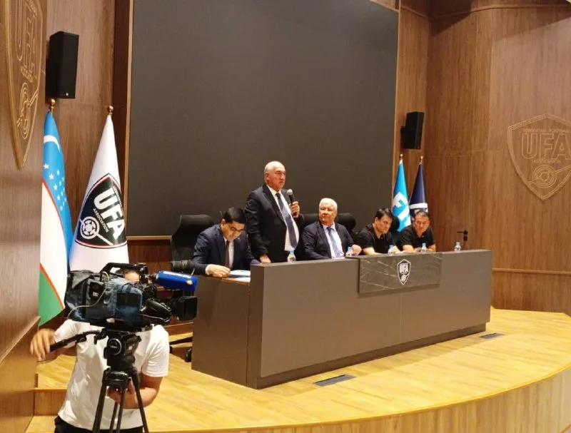 🇺🇿 Respublika futbol akademiyasida “Futbolchilarda vatanparvarlik, milliy g'urur va islohotlarga daxldorlik tuyg'ularini hamda ma 'naviy fazilatlarini yuksaltirish” mavzusidagi davra suhbati bo'lib o'tdi.