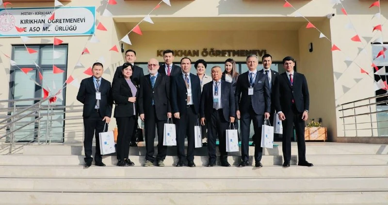 Xabar berganimizdek, ayni kunlarda yurtimizning bir guruh olimlari, ziyolilari Turkiyada bo’lib turibdi.